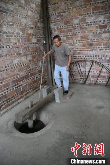 娛樂城：他堅守著瀕臨失傳的仫佬族煤砂罐制作技藝