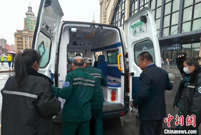 投注：牡丹江站15分鍾生死救援：輪椅與擔架接力的生命時速