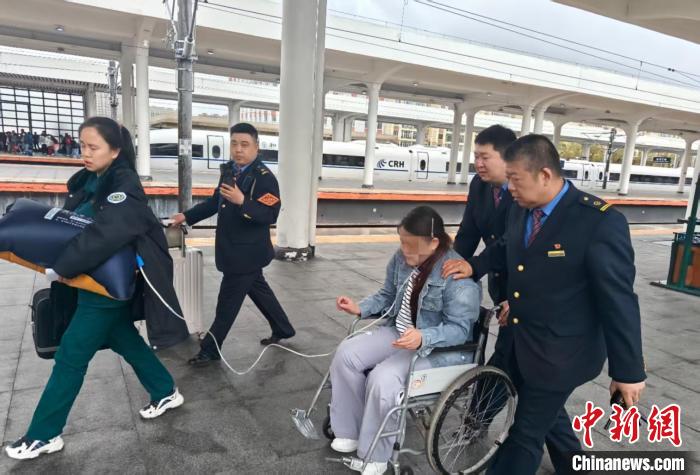 投注：牡丹江站15分鍾生死救援：輪椅與擔架接力的生命時速